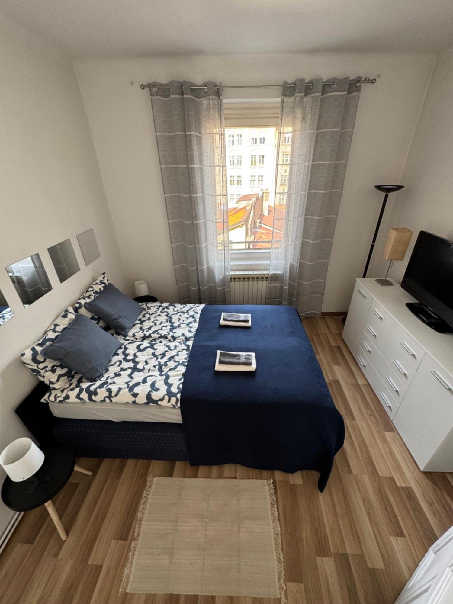 Apartment By Theatre SJJ Extérieur photo