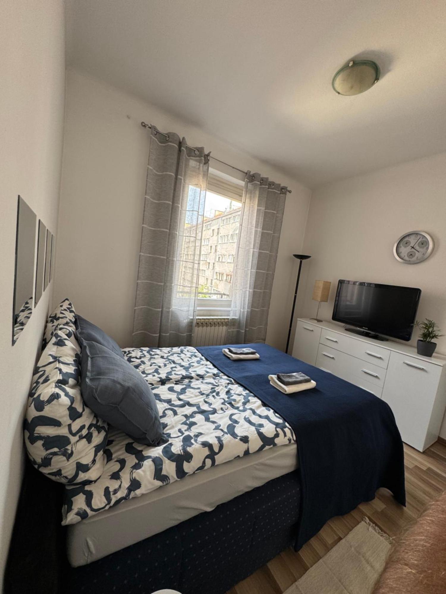 Apartment By Theatre SJJ Extérieur photo